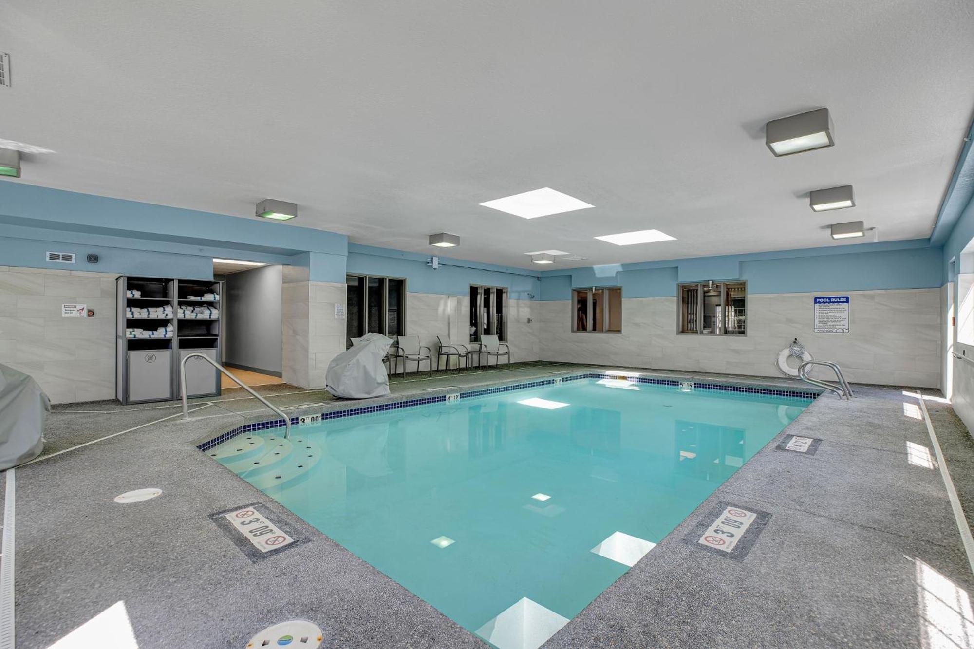 Holiday Inn Express Hotel & Suites Portland - Jantzen Beach By Ihg Eksteriør bilde