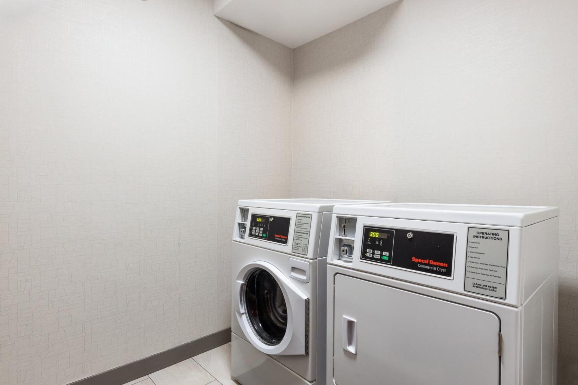 Holiday Inn Express Hotel & Suites Portland - Jantzen Beach By Ihg Eksteriør bilde