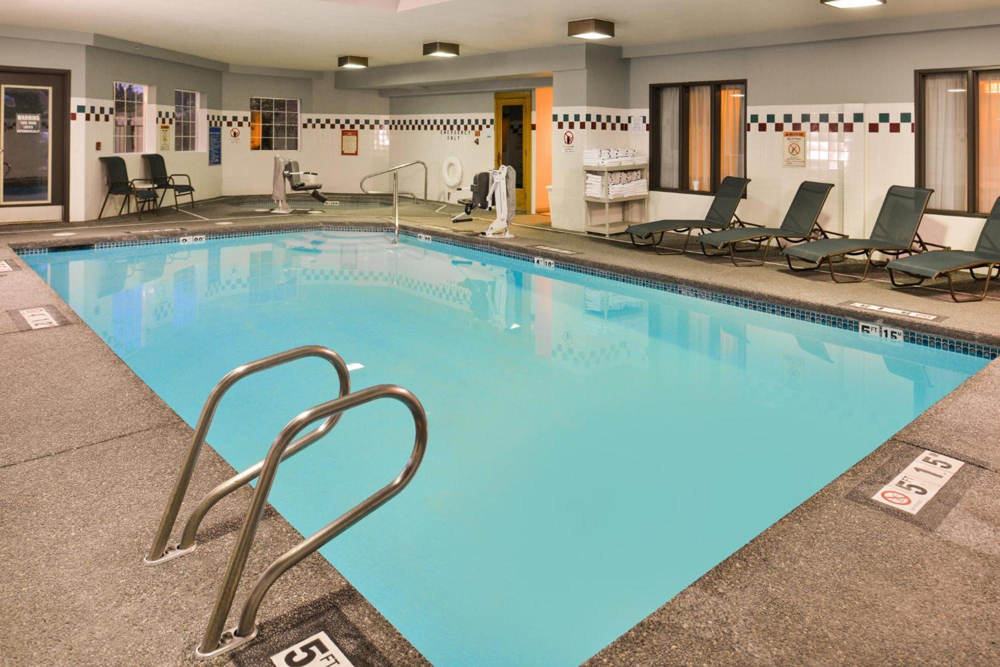 Holiday Inn Express Hotel & Suites Portland - Jantzen Beach By Ihg Eksteriør bilde