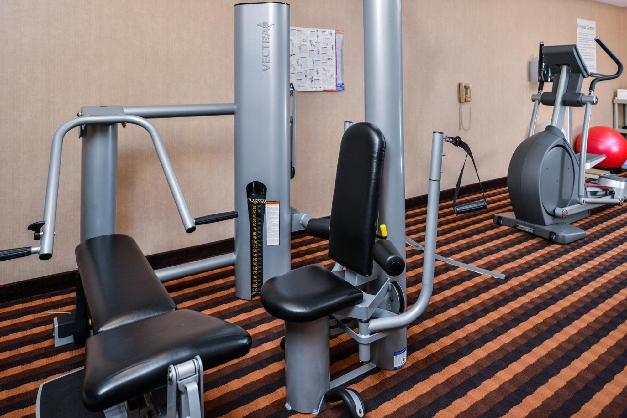 Holiday Inn Express Hotel & Suites Portland - Jantzen Beach By Ihg Eksteriør bilde