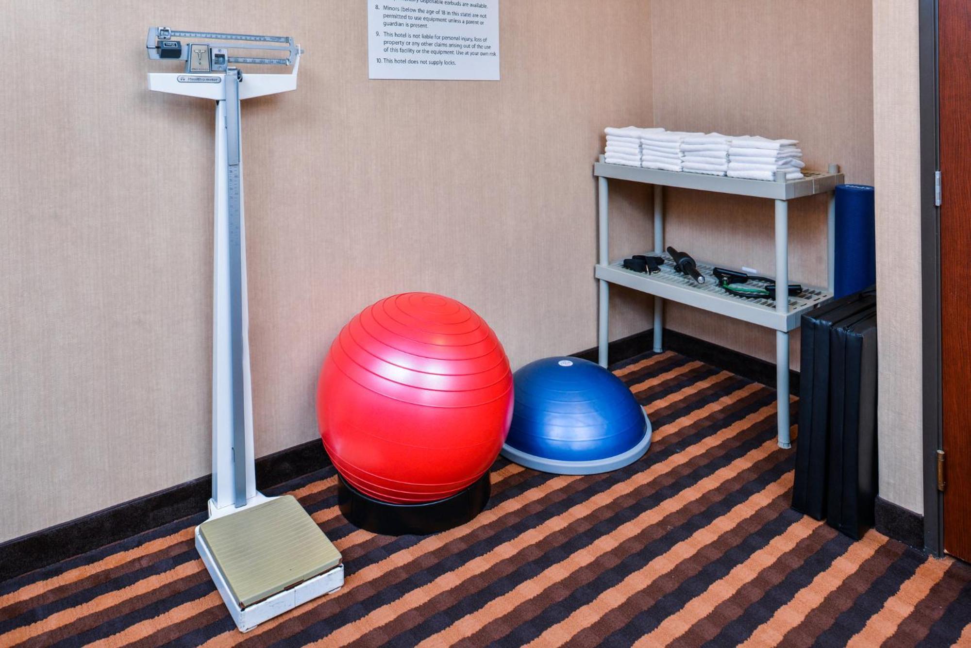 Holiday Inn Express Hotel & Suites Portland - Jantzen Beach By Ihg Eksteriør bilde